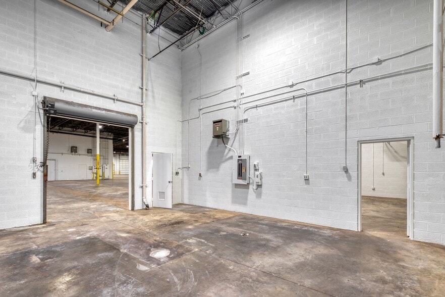 More Photos Of 3285 Saturn Ct, Peachtree Corners Warehouse For Lease