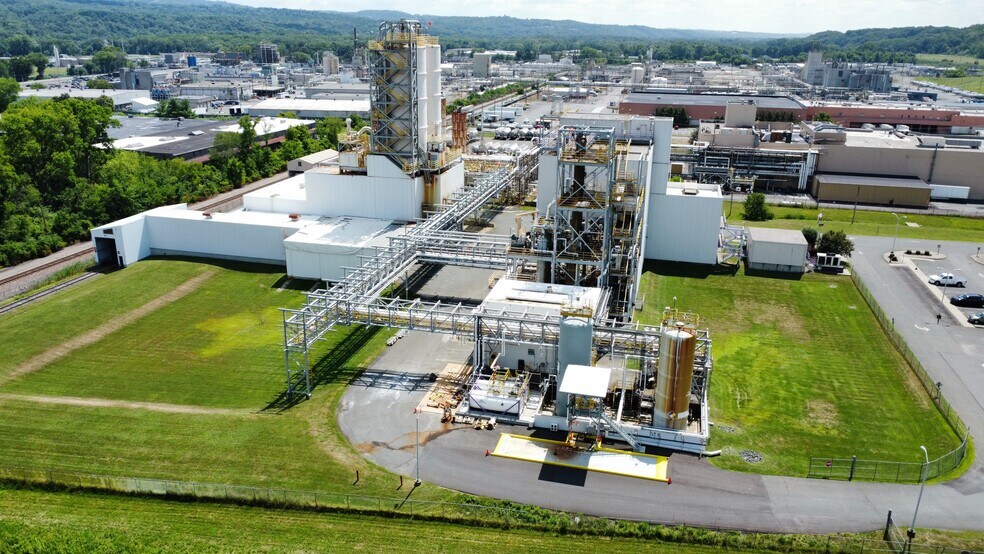 More Photos Of 7 Schoolhouse Ln, Waterford Manufacturing For Sale