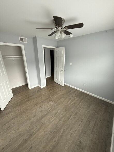 More Photos Of 1185-1185 S Lincoln Park Dr, Evansville Apartments For Sale