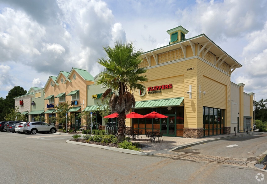 More Photos Of 11062 International Dr, Orlando General Retail For Lease