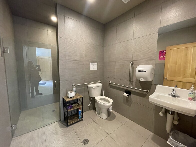 More Photos Of 1215 N 500 W, Provo Storefront For Lease