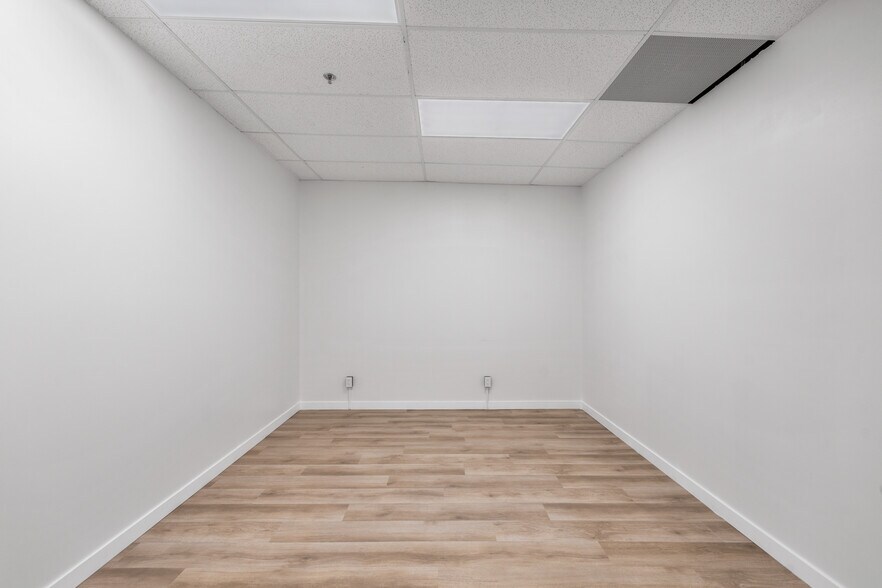 More Photos Of 514 Commerce Ave, Palmdale Medical For Sale