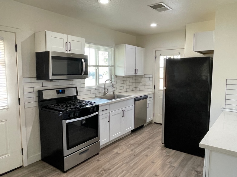 More Photos Of 5963 W Ocotillo Rd, Glendale Apartments For Sale
