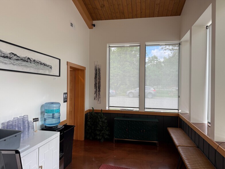 More Photos Of 425 S. Glover St, Twisp Restaurant For Sale