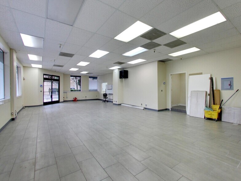 More Photos Of 1398 Valencia St, San Francisco Storefront Retail Residential For Lease