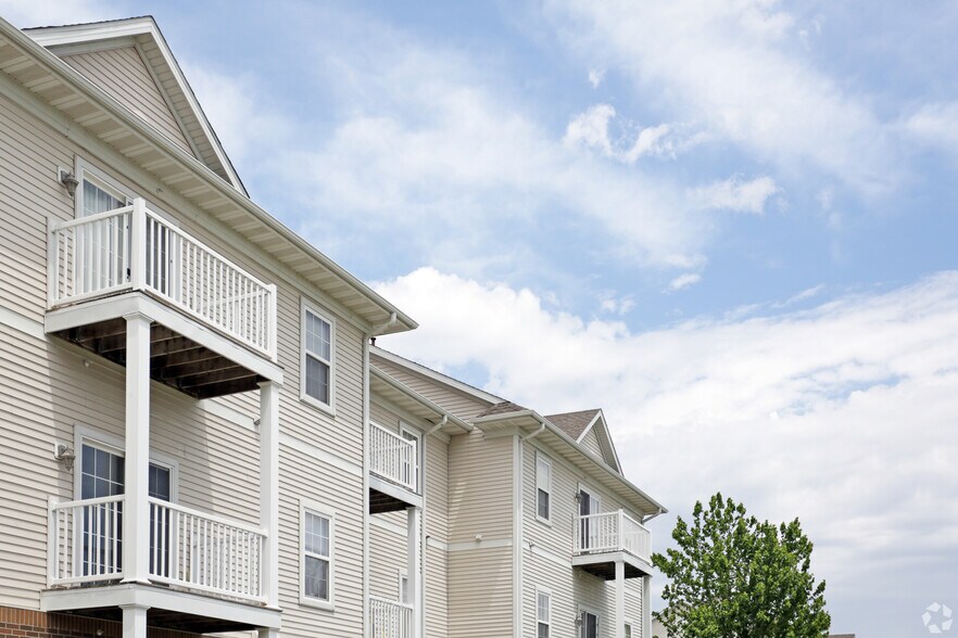 More Photos Of 1209 Mayfield Dr, Ames Apartments For Sale