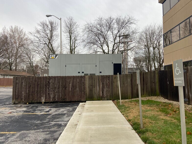 More Photos Of 620 S Glenstone Ave, Springfield Office For Sale