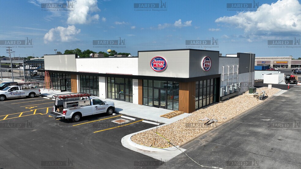 More Photos Of 1565-1585 S Jefferson Ave, Lebanon General Retail For Lease