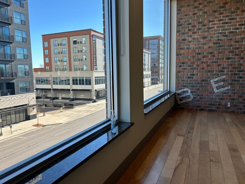 More Photos Of 423 N Main St, Royal Oak Office For Lease