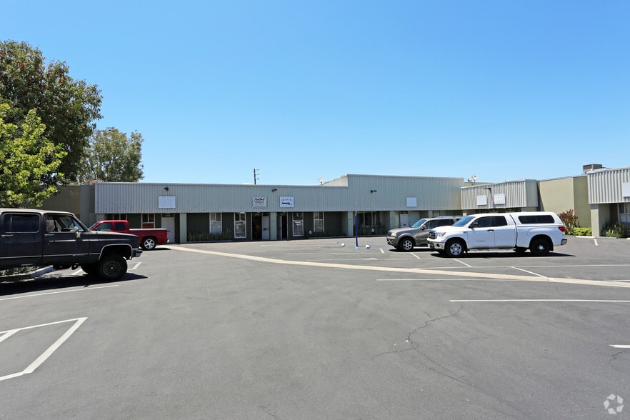More Photos Of 1773-1793 Whittier Ave, Costa Mesa Warehouse For Lease