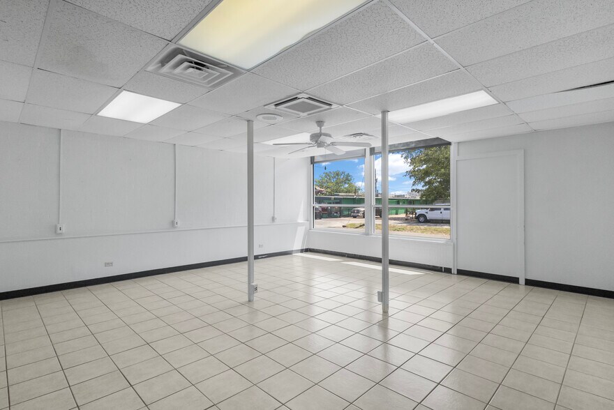 More Photos Of 421 S Beckham Ave, Tyler Medical For Lease