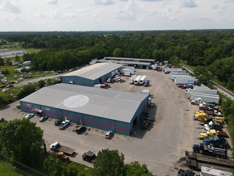More Photos Of 720 W South Blvd, Montgomery Warehouse For Lease