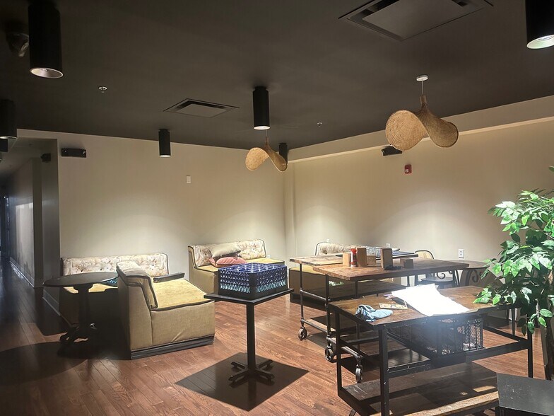 More Photos Of 1216 Taylor St, Columbia Storefront Retail Office For Lease