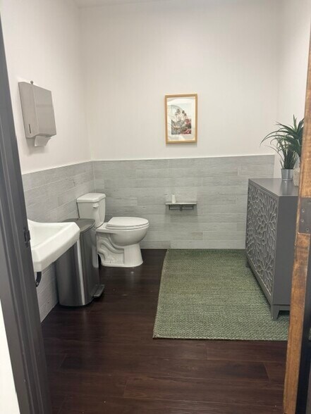 More Photos Of 7517 S McClintock Dr, Tempe Office For Lease