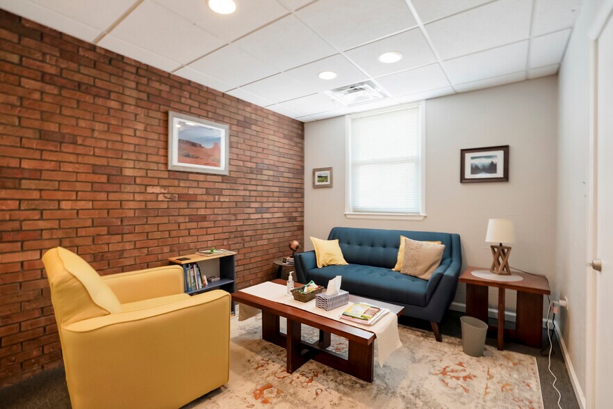 More Photos Of 609 E Speer Blvd, Denver Office For Sale