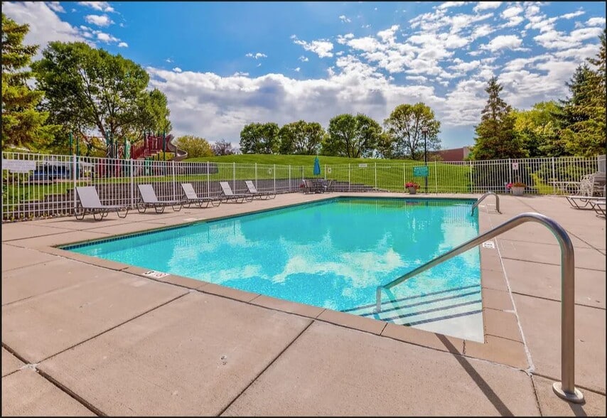 More Photos Of 1500 McAndrews Rd W, Burnsville Office For Lease