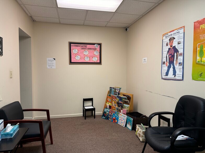 More Photos Of 2208 W Roosevelt Blvd, Monroe Office For Lease
