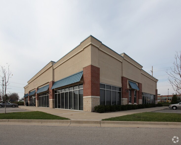 More Photos Of 8641-8651 W 135th St, Overland Park Storefront Retail Office For Lease