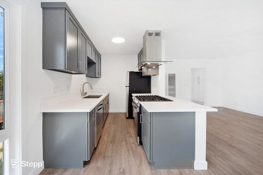 More Photos Of 1721-1725 Freeman Ave, Long Beach Apartments For Sale