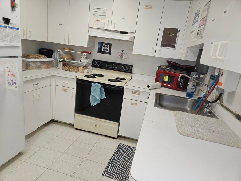 More Photos Of 43 Barley Sheaf Rd, Flemington Daycare Center For Sale