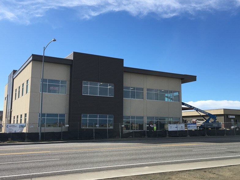More Photos Of 7035 W Clearwater Ave, Kennewick Office For Lease
