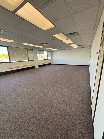 More Photos Of 10005-10015 Grand Ave, Franklin Park Medical For Lease