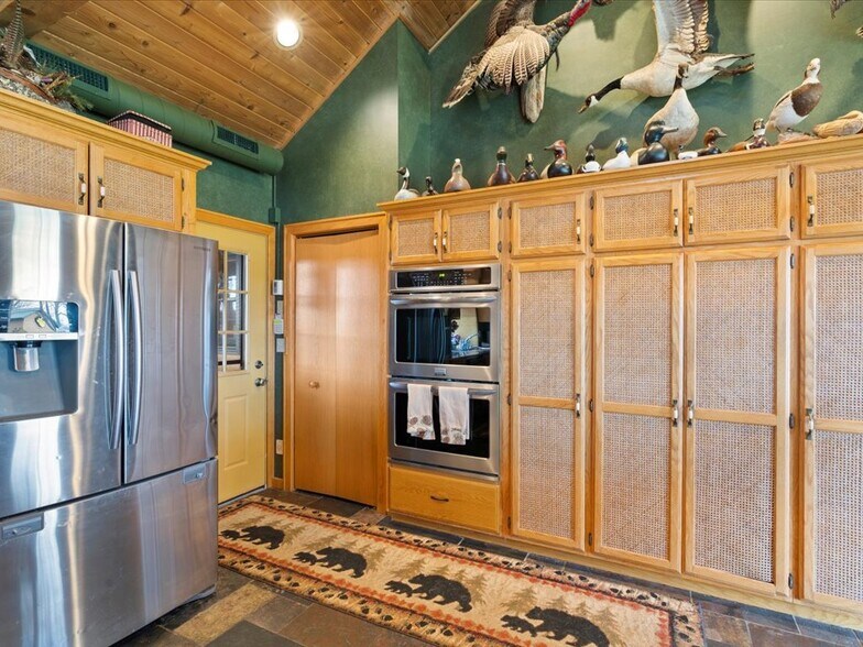 More Photos Of 21998 Lasalle Ave NW, Puposky Specialty For Sale