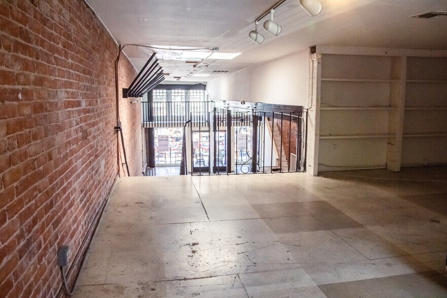 More Photos Of 2708 Main St, Santa Monica Storefront For Lease