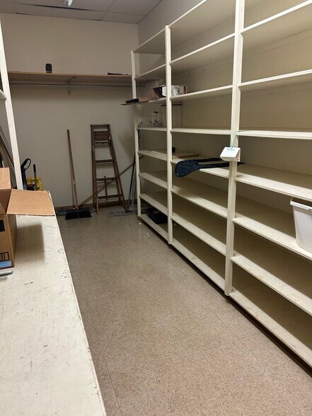 More Photos Of 749 Commerce St, Sinking Spring Storefront Retail Office For Lease