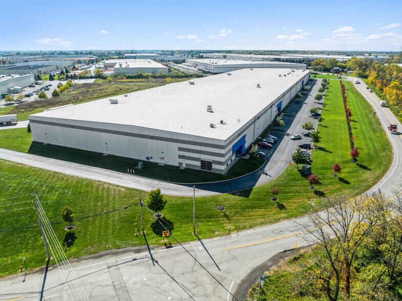 Primary Photo Of 6054 Shook Rd, Lockbourne Warehouse For Lease