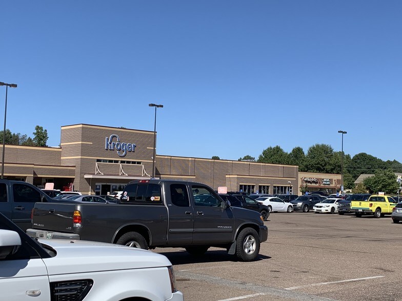 More Photos Of 3189 N Highland Ave, Jackson Storefront For Lease