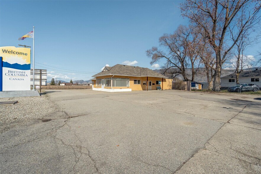 More Photos Of 609 Hwy 97, Osoyoos Office For Sale