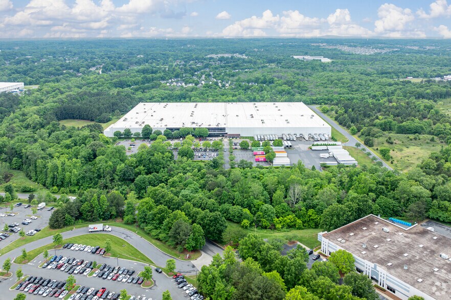 More Photos Of 351-355 Crestmont Dr, Fort Mill Warehouse For Lease