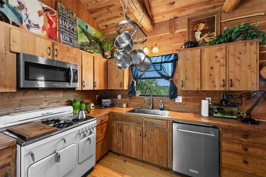 More Photos Of 496 Middleton Rd, Spicewood Land For Sale