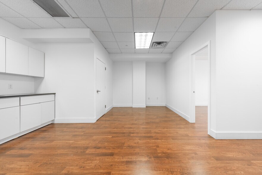 More Photos Of 164 20th St, Brooklyn Office For Lease