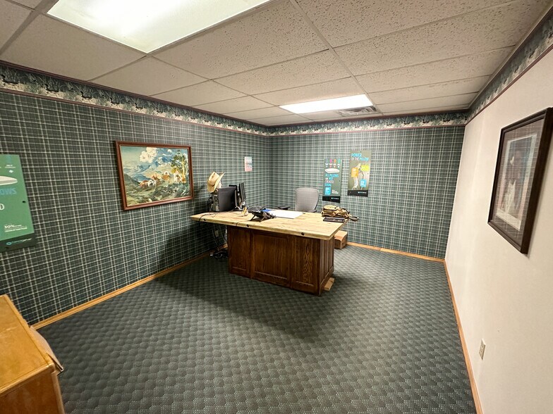 More Photos Of 20075 Malone Rd, Tecumseh Warehouse For Sale