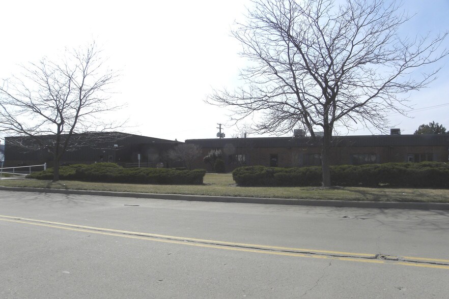 More Photos Of 46001 Five Mile Rd, Plymouth Warehouse For Lease