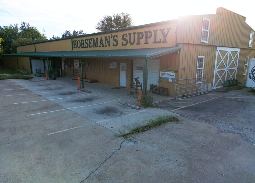 Primary Photo Of 2020 Fort Worth Hwy, Weatherford Freestanding For Sale