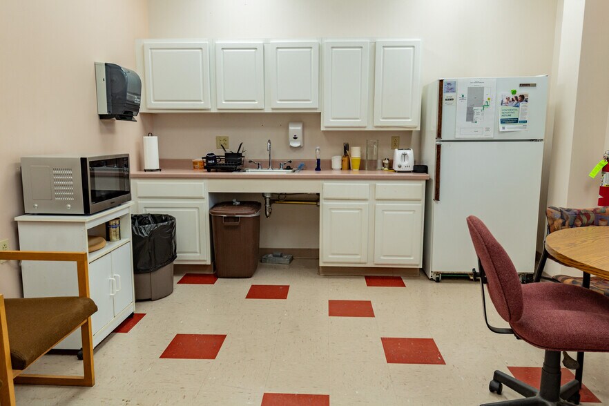 More Photos Of 1450 Lisbon St, Lewiston Radio TVTransmission Facilities For Sale
