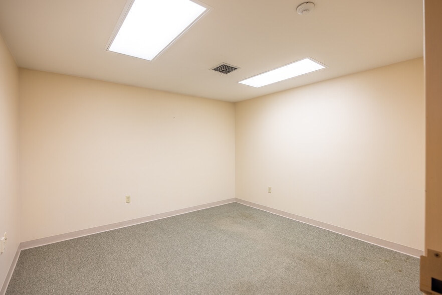 More Photos Of 811 Georgiana St, Port Angeles Medical For Sale