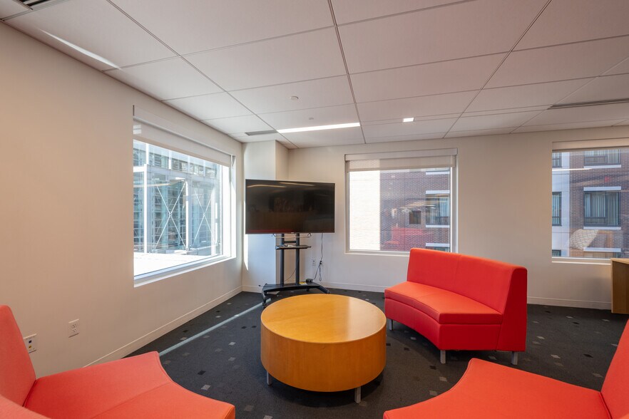 More Photos Of 15 LaSalle Sq, Providence Office For Lease