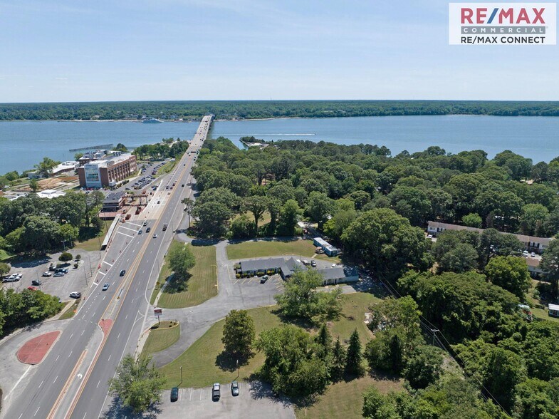 More Photos Of 1408 George Washington Mem Hwy, Gloucester Point Hotel For Sale