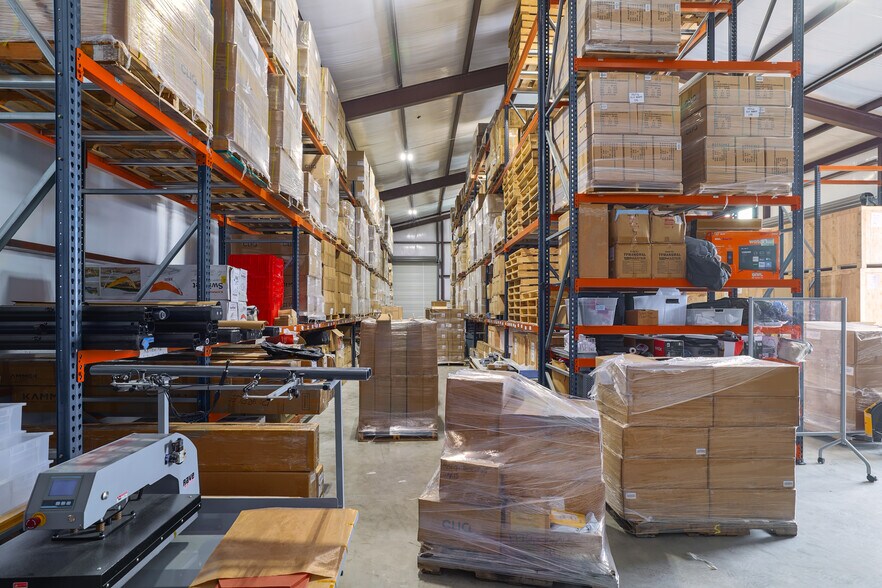 More Photos Of 15210 Fitzhugh Rd, Austin Warehouse For Sale