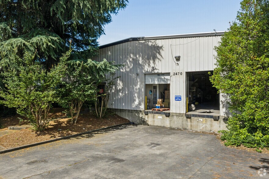 More Photos Of 2470-2480 Industrial Park Blvd, Cumming Warehouse For Sale