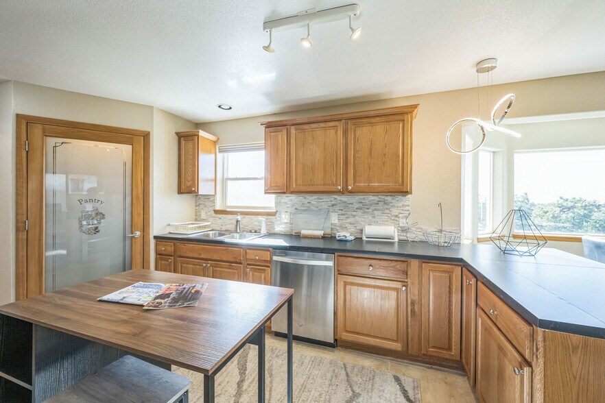 More Photos Of 5380 N Lariat Dr, Castle Rock Specialty For Sale