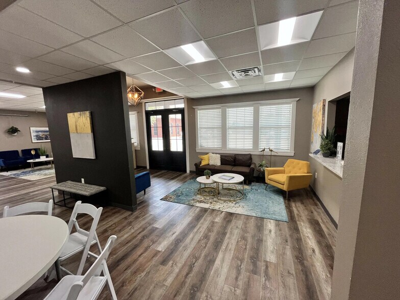 More Photos Of 551 N Valley Pky, Lewisville Office For Sale