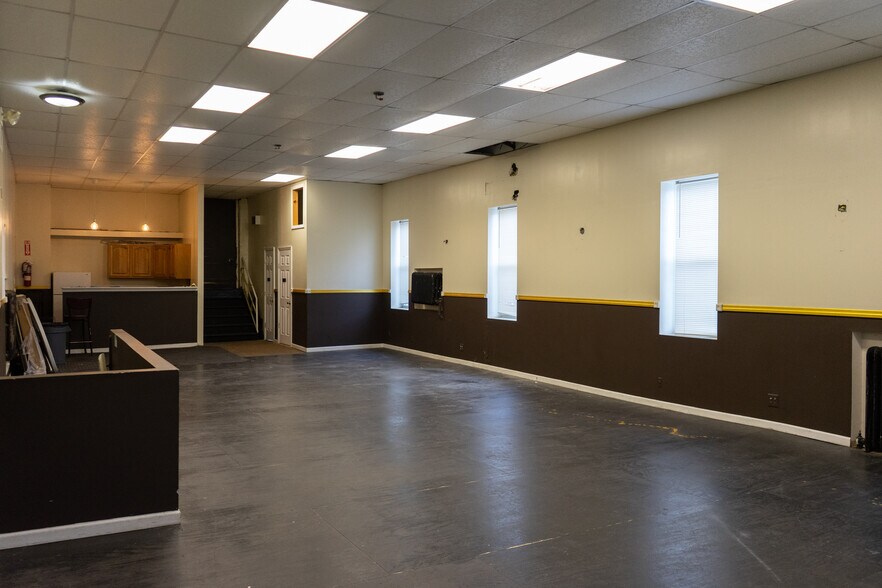 More Photos Of 161 Jamaica Ave, Brooklyn Storefront Retail Office For Lease