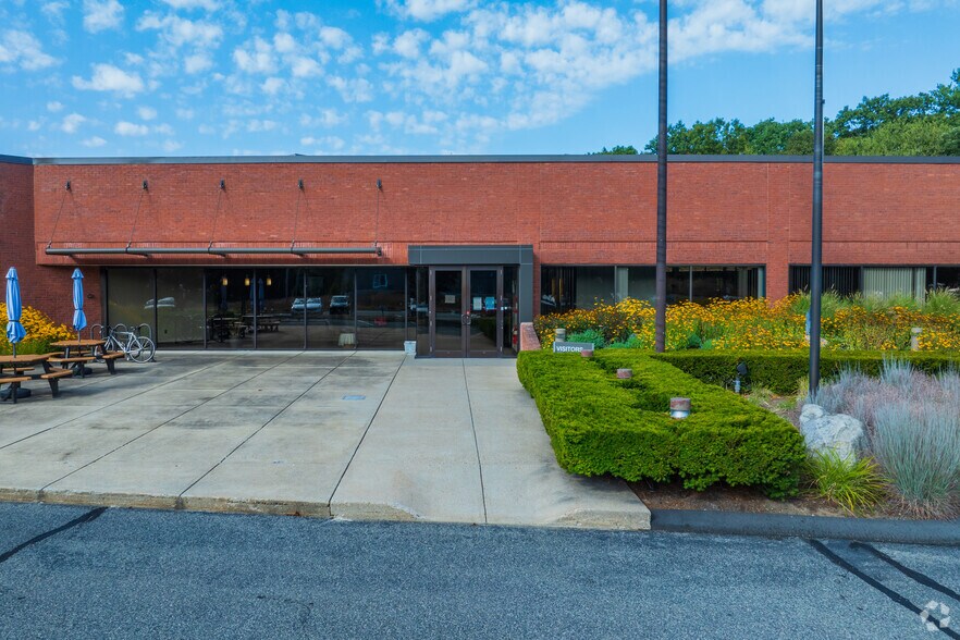 More Photos Of 10 Trotter Dr, Medway Research And Development For Lease