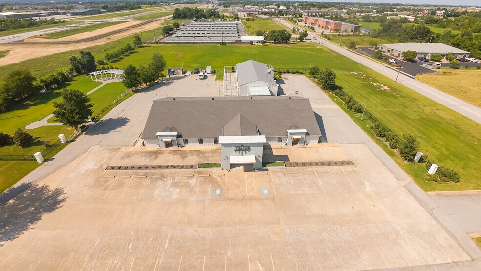 More Photos Of 404 SW Regional Airport Blvd, Bentonville Land For Sale