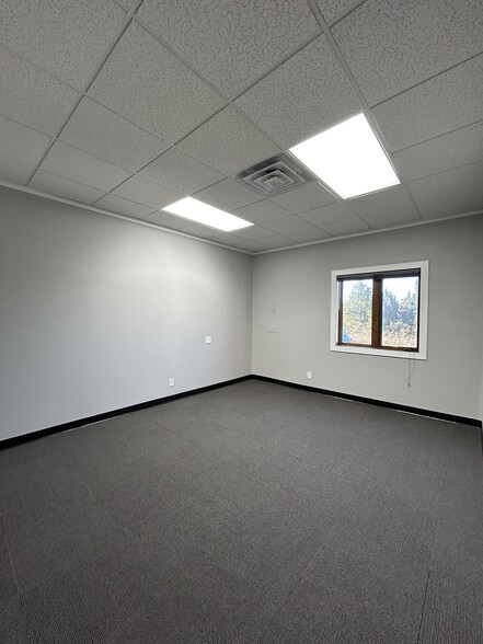 More Photos Of 6201 S 58th St, Lincoln Office For Lease